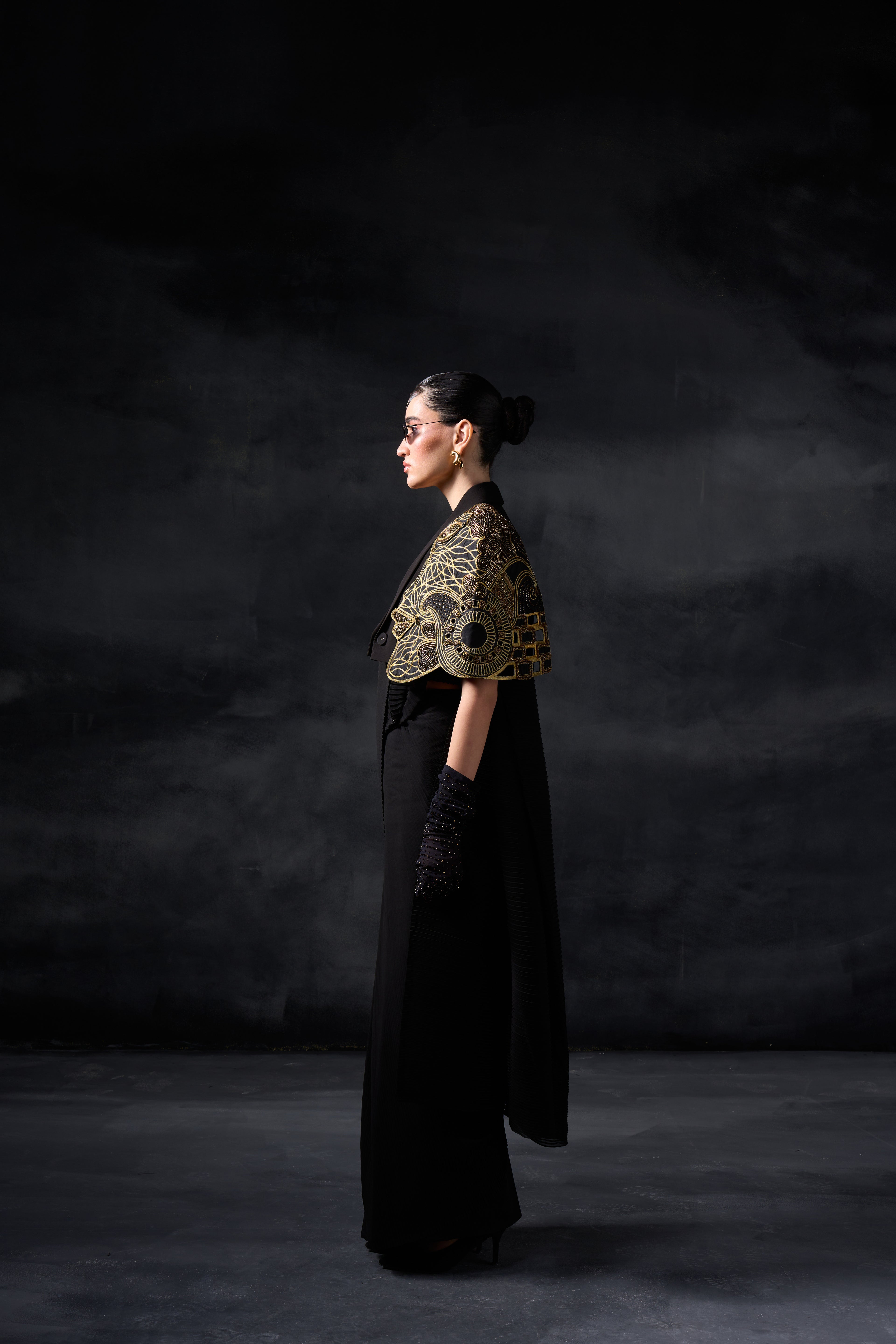2 Face Lines with Drape Saree