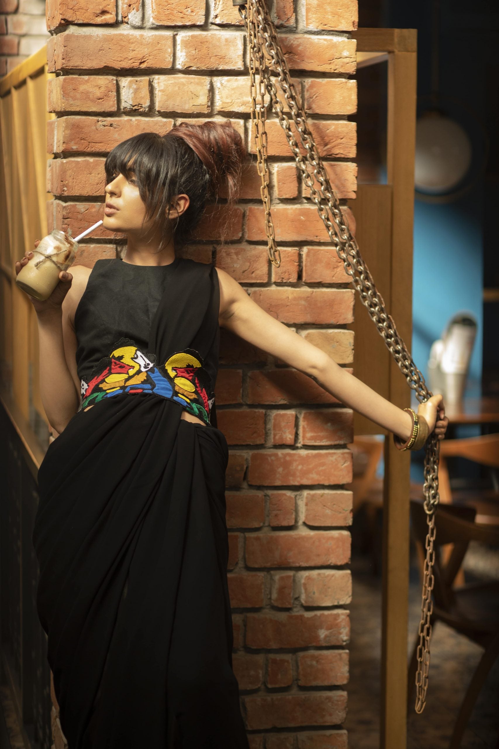 CROPPED TOP AND SAREE WITH HORSE AND SUN BELT